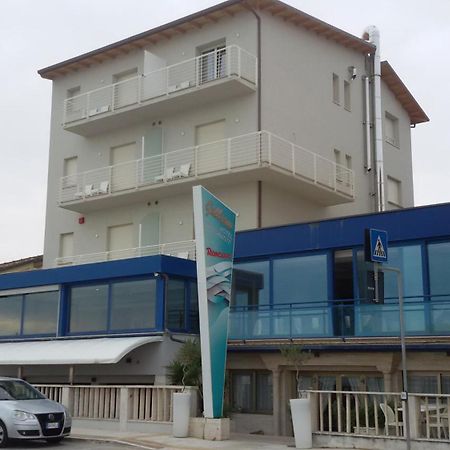 Gabbiano Hotel 시비타노바 마르셰 외부 사진