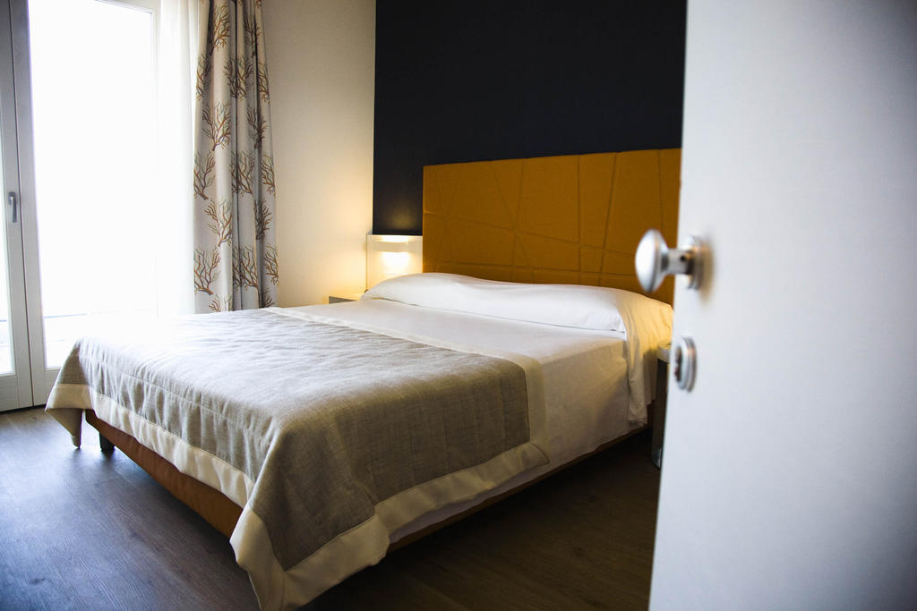 Gabbiano Hotel 시비타노바 마르셰 객실 사진