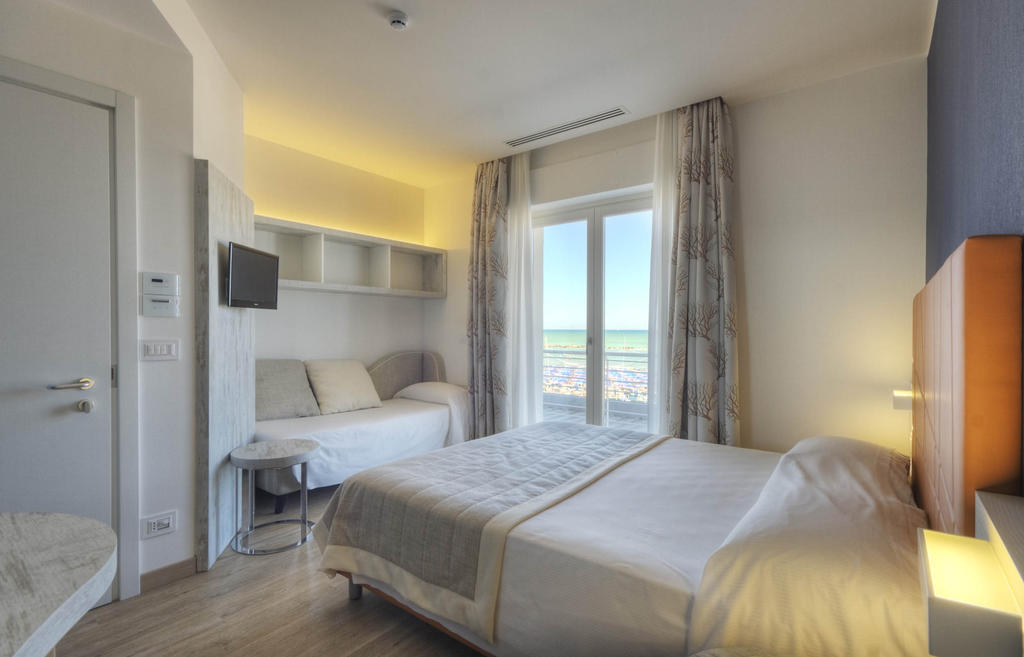 Gabbiano Hotel 시비타노바 마르셰 객실 사진