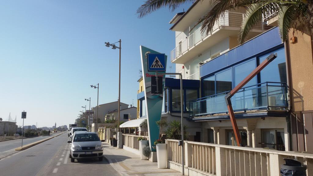 Gabbiano Hotel 시비타노바 마르셰 외부 사진